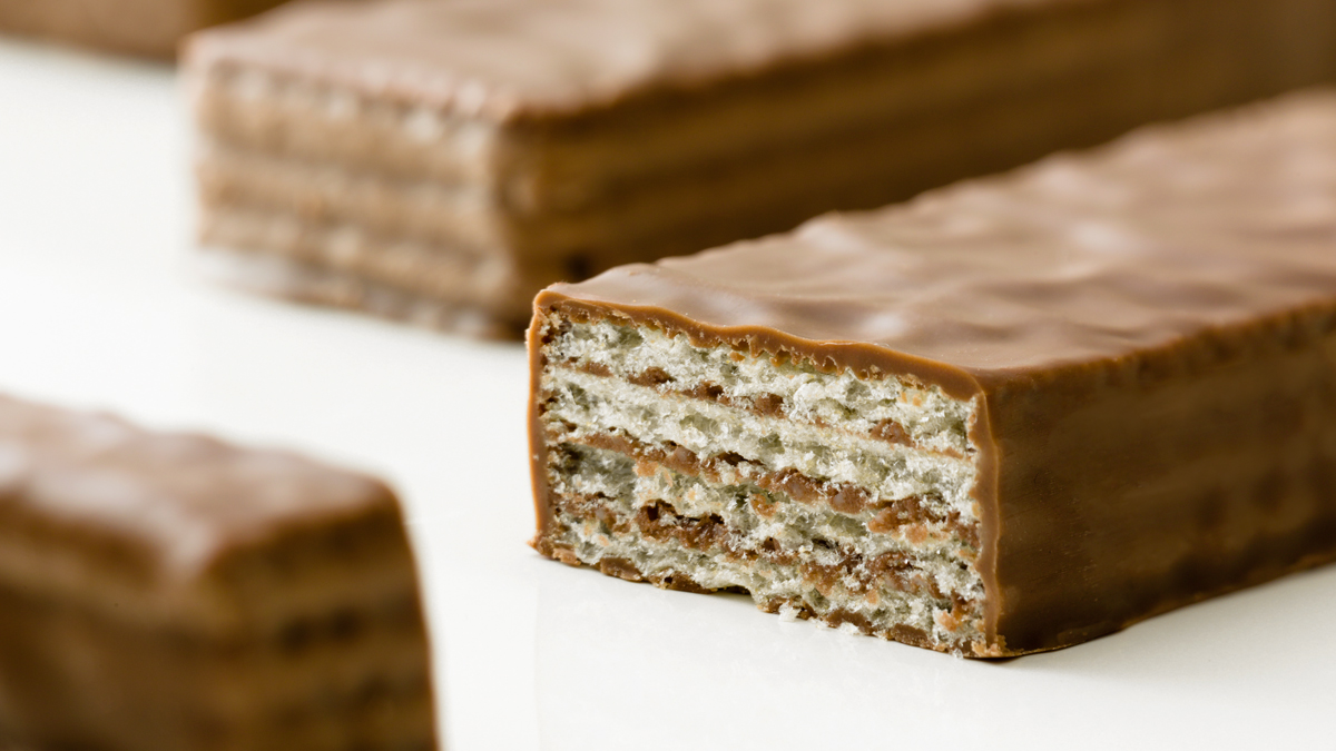 Crispy chocolate bar - Chocolate and Confectionery - AAK